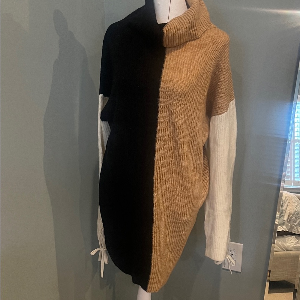 Blu Pepper Two-Tone Turtleneck Sweater - Black and Tan
